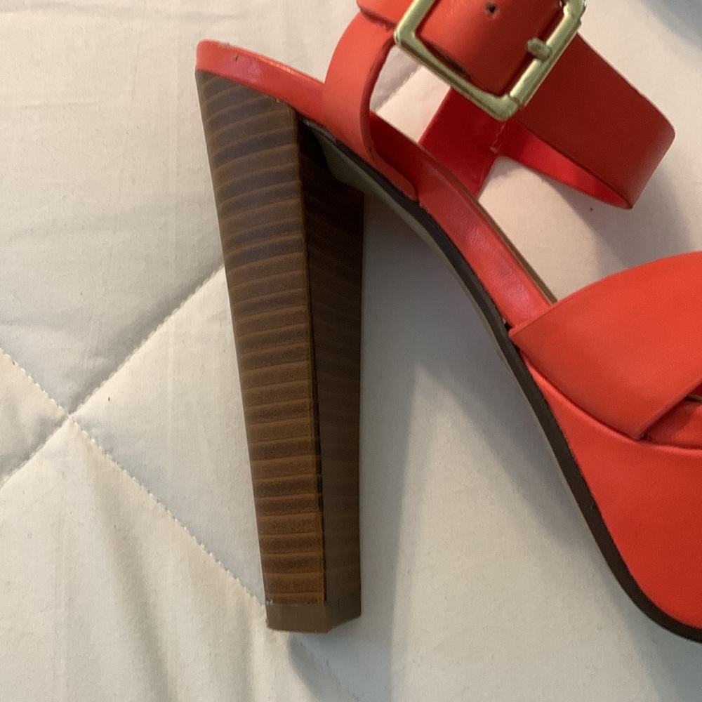 Shoes - Picture 4 of 5